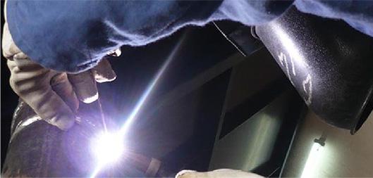 เครื่องเชื่อมและเครื่องตัดพลาสม่า